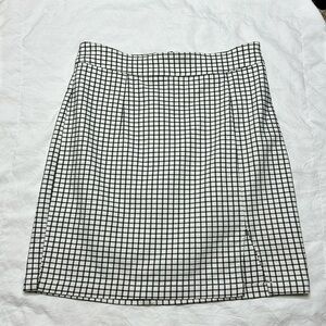 Checkered mini skirt with slit